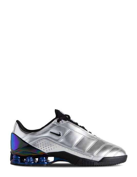 nikee. total 90 secutor shox magia metallic silver