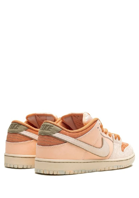 Nikee SB Dunk Low Pro Crimson Tint Amber Brown
