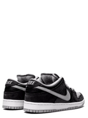 sb dunk low pro j pack shadow black grey