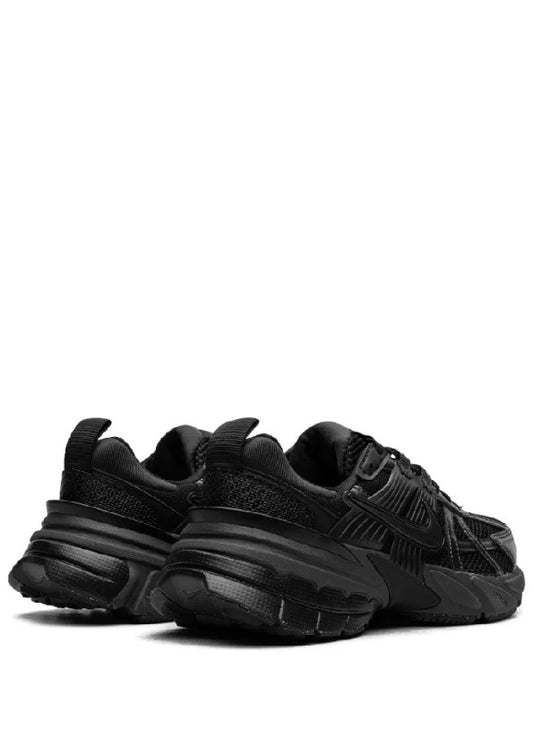 nikeee V2K Triple black