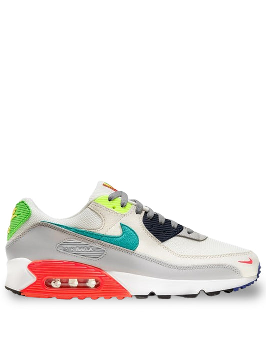 NIKE AIR MAX 90 EVOLUTION OF ICON